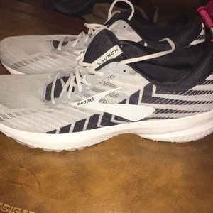 Mens Brooks Launch 6